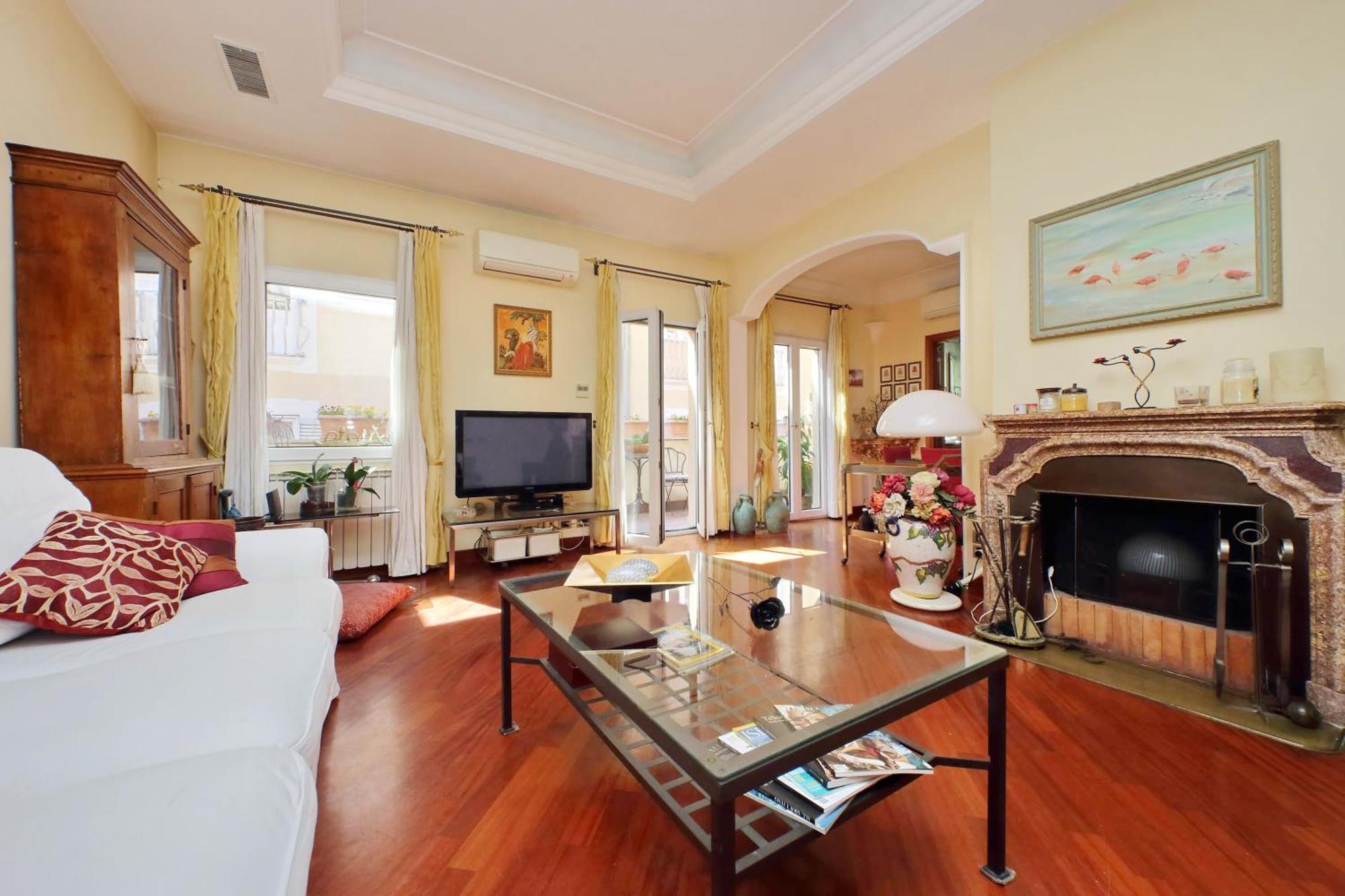 4Bnb - Luxury Trevi Apartment W Terrace Рим Екстер'єр фото