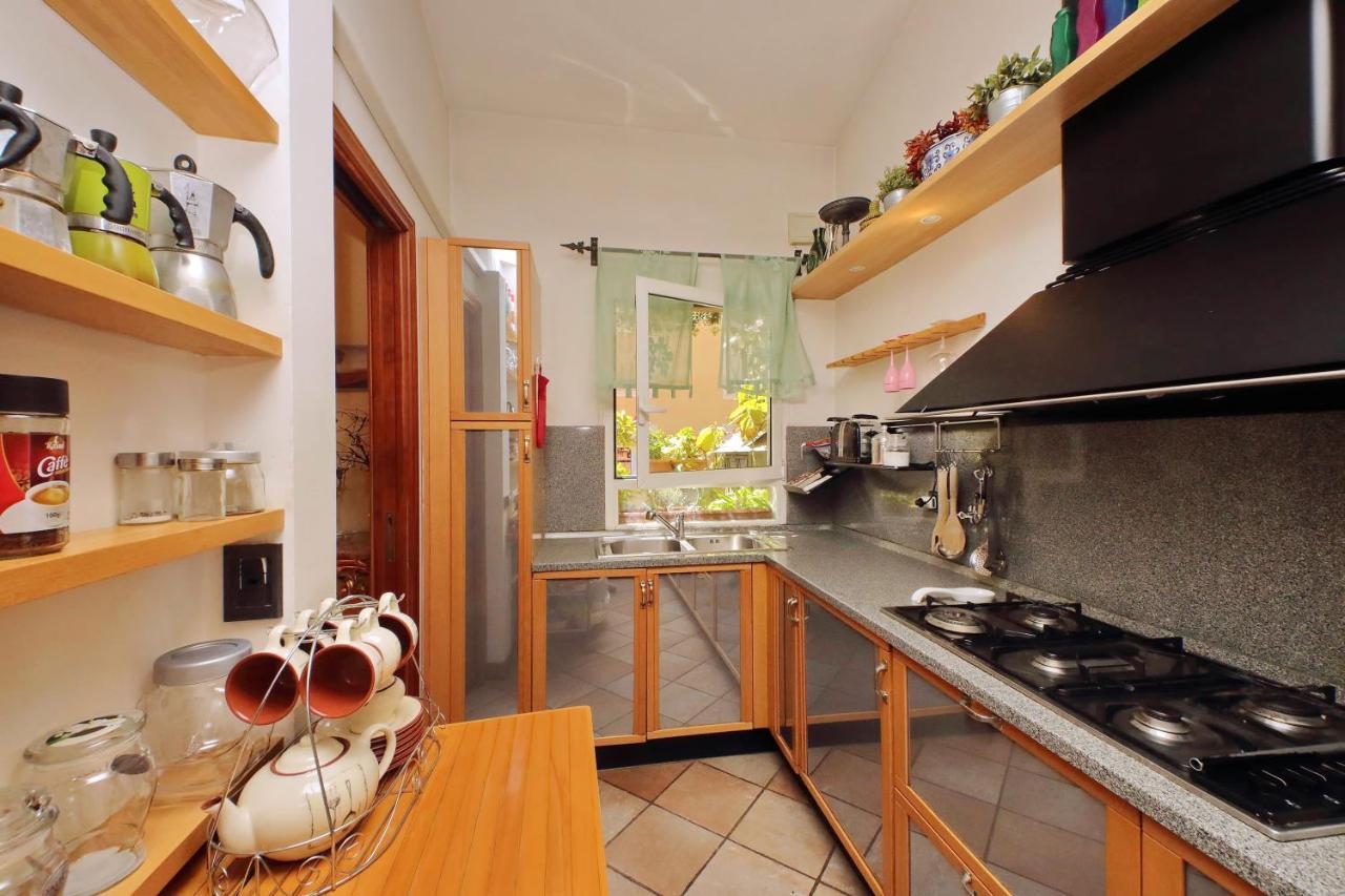 4Bnb - Luxury Trevi Apartment W Terrace Рим Екстер'єр фото