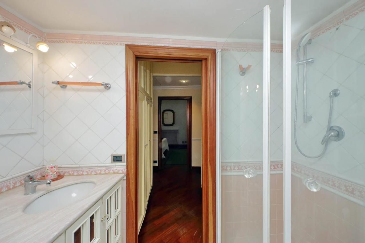 4Bnb - Luxury Trevi Apartment W Terrace Рим Екстер'єр фото